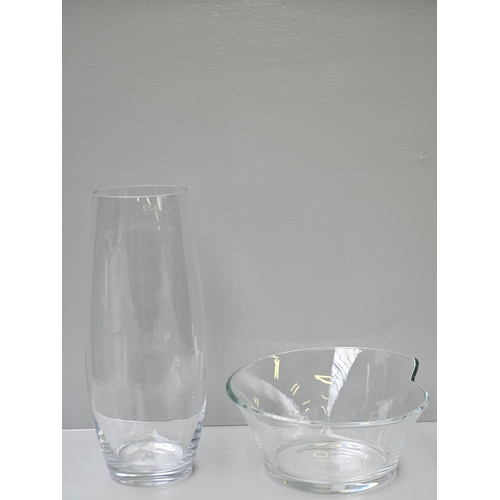 81 - Villeroy & Boch New Wave Glass Bowl H13cm W30cm & Tall LSA Glass Vase H41cm