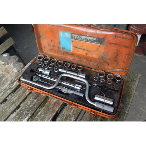 23 - LARGE DRAPER SOCKET SET