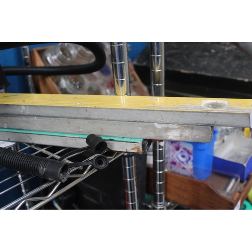 20 - 3 SPIRIT LEVELS