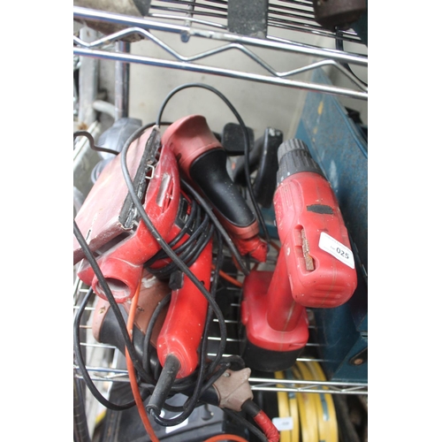 25 - QUANTITY OF POWER DEVIL SANDERS AND DRILLS