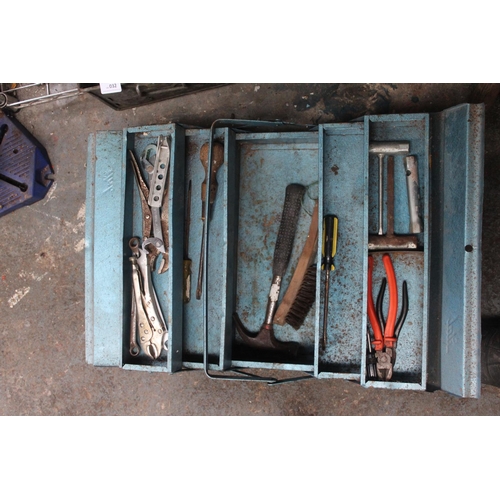 34 - METAL TOOLBOX AND QUANTITY OF TOOLS