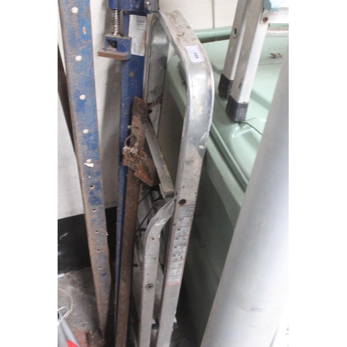 48 - FOLDING ALUMINIUM STEP LADDER