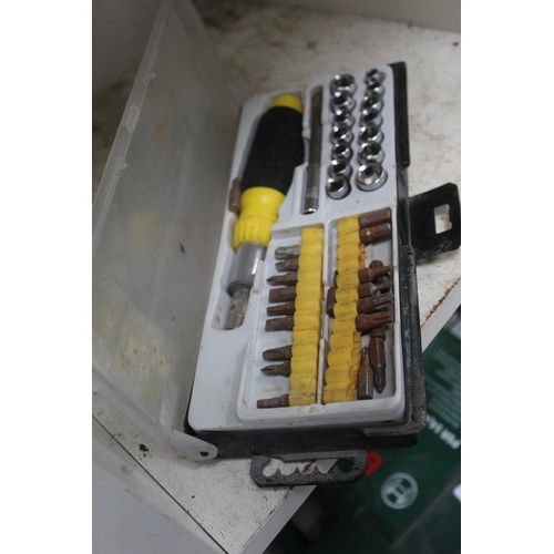 58 - SMALL SOCKET SET