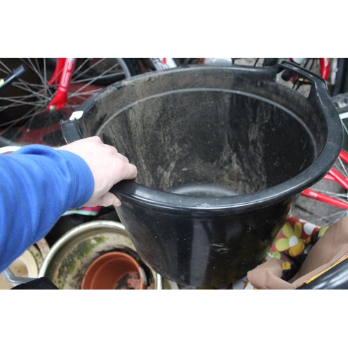 152 - 2 HANDLED PLASTIC BUCKET