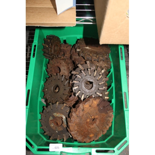 25 - BOX OF HEAVY DUTY COGS