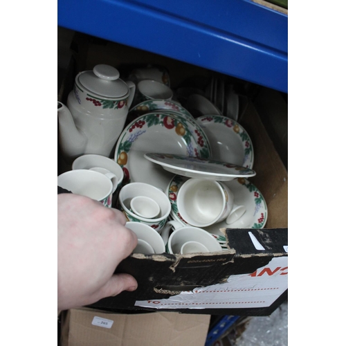 264 - BOX OF ROYAL NORFOLK CHINAWARE