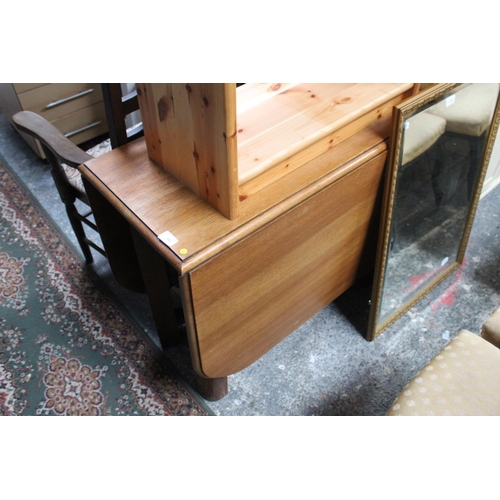 481 - LIGHT OAK HIFI TABLE