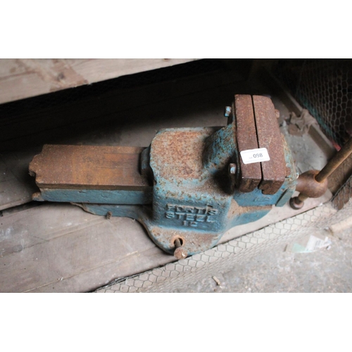 98 - LARGE CAST METAL VICE