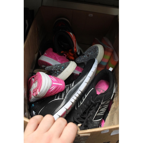 370 - BOX OF KIDS TRAINERS