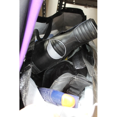 371 - BOX OF DIVING EQUIPMENT