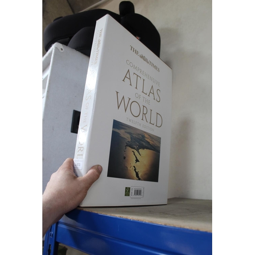 471 - LARGE ATLAS OF THE WORLD