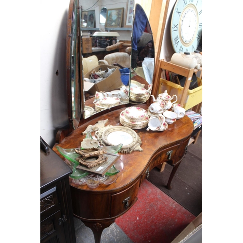 504 - WALNUT 1940S DRESSING TABLE