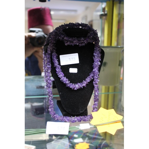 573 - PURPLE COSTUME NECKLACE