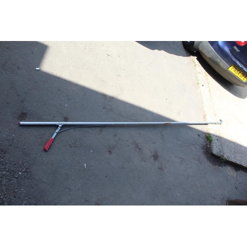 53 - MODERN LONG HANDLED PRUNER