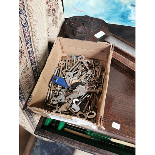 378 - BOX OF ASSORTED KEYS