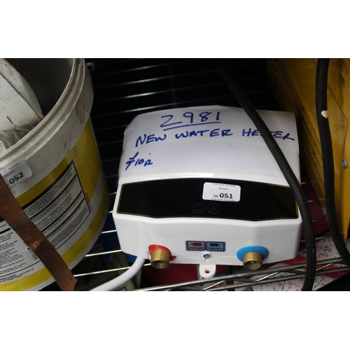 51 - WATER HEATER - NEW