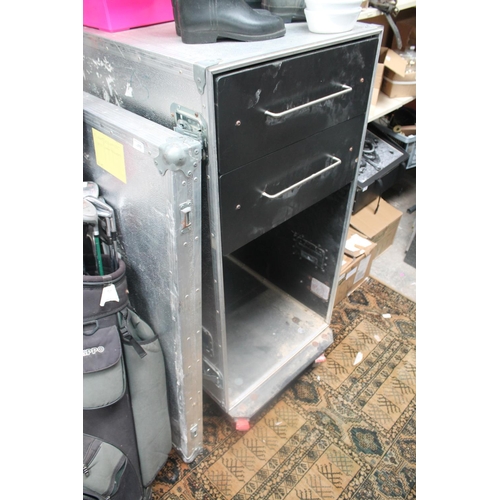 270 - FLIGHT EQUIPMENT CASE WITH DRAWERS