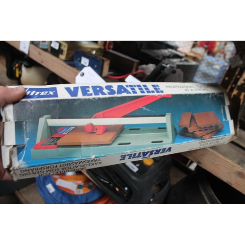 104 - BOXED TILE CUTTER