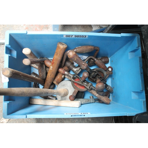 38 - LARGE BOX OF VINTAGE TOOLS INS A SELECTION OF DIFFERENT HAMMERS