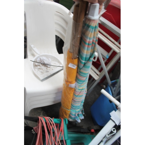 186 - PARASOL AND WINDBREAK