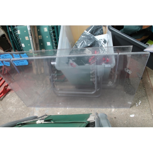 202 - 5 PIECES OF MIXED SIZED PERSPEX