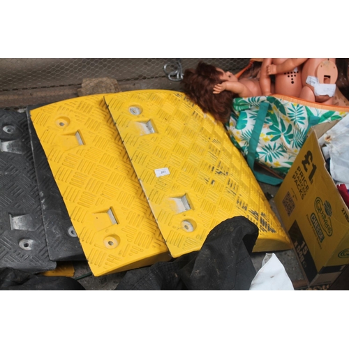 207 - SHEER QUALITY 3 METAL ROAD CABLE RAMPS WITH 'CAT'S EYES'