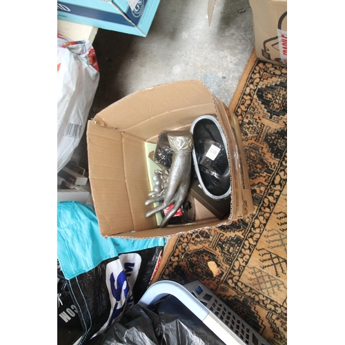 228 - BOX OF ACCESSORIES INCLUDING TINSEL TIE AND DECORATIVE HAND