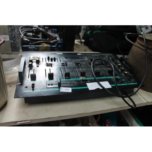 232 - DJ MIXER