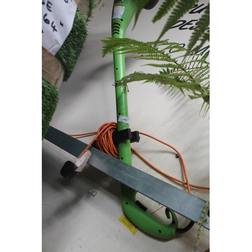 46 - GREEN ELECTRIC LIGHTWEIGHT STRIMMER