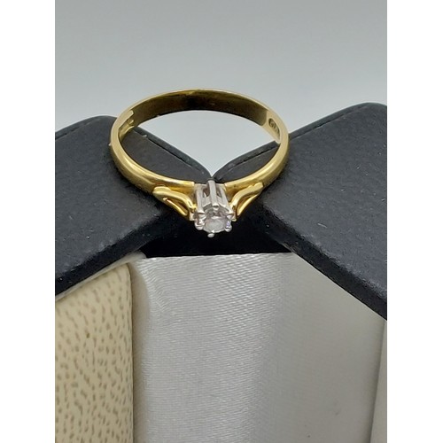 370 - 18ct GOLD DIAMOND SOLITAIRE RING. SIZE ‘K’ WEIGHT 2gms SET WITH A .10 CARAT ROUND BRILLIANT CUT DIAM... 