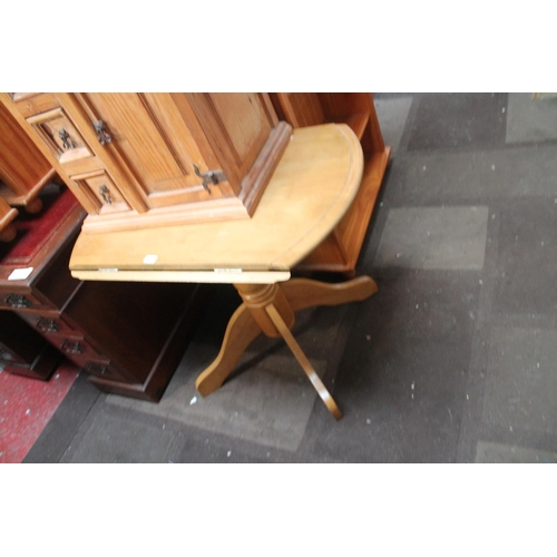 494 - DROP LEAF KITCHEN TABLE