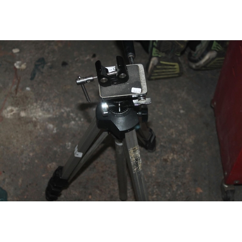 27 - ADJUSTABLE TRI-POD WITH CLAMP