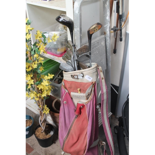 59 - PINK GOLF BAG AND CLUBS