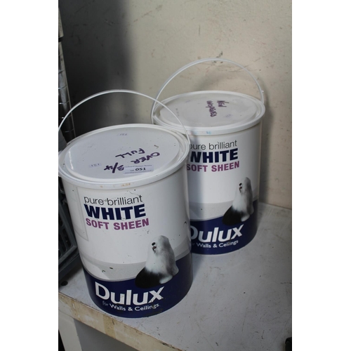 51 - 2 TUBS OF BRILLIANT WHITE SOFT SHEEN BY DULUX