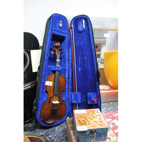 590 - CHILDS STENTOR 1/4 VIOLIN CASED