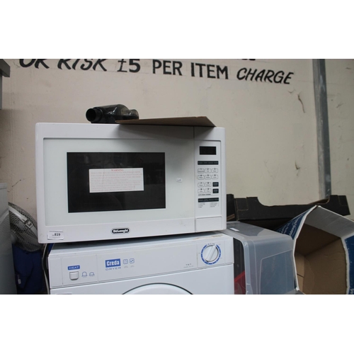 819 - DELONGHI MICROWAVE