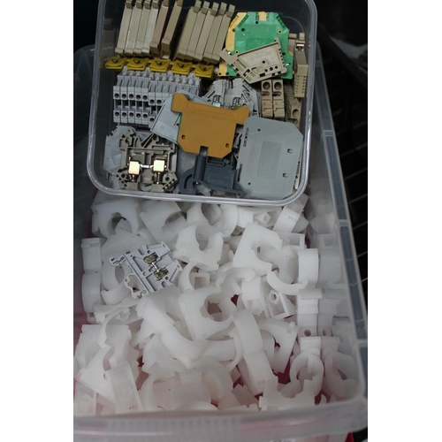 30 - BOX OF PLUMBING PIPE CLIPS