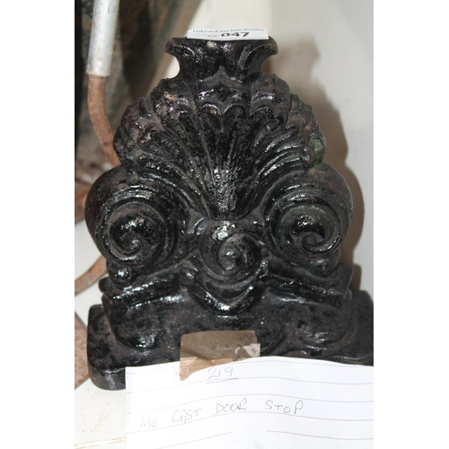 47 - CAST IRON DOOR STOP