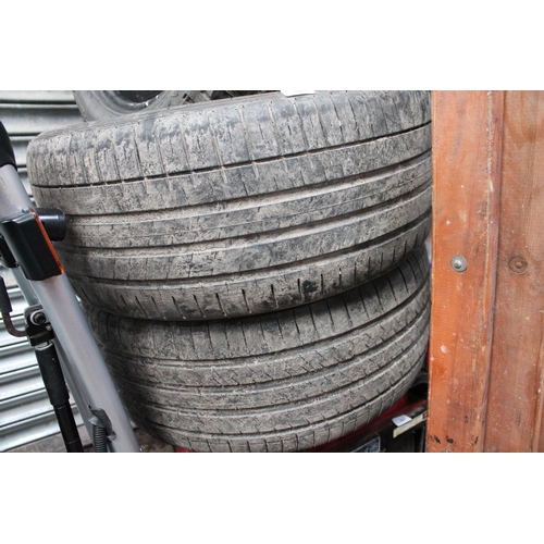 5 - PAIR OF 4X4  ROAD TYRES   275 40 20
VERY GOOD TREAD