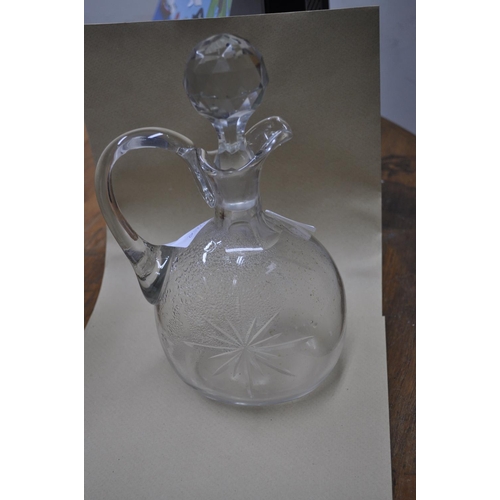 541 - GLASS DECANTER