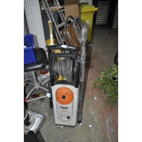 878 - STIHL PRESSURE WASHER (LEAKS ABIT)