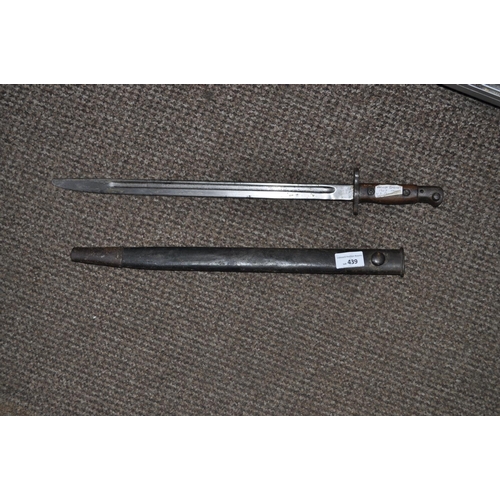 439 - 1907 ENGLISH BAYONET WITH WD PROOF MARKS AND CROWN IN SCABBARD