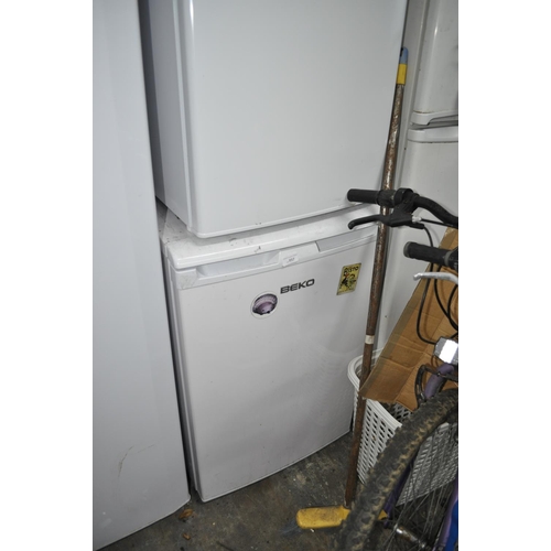 857 - BEKO FRIDGE