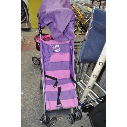 130 - SIGNET PUSHCHAIR