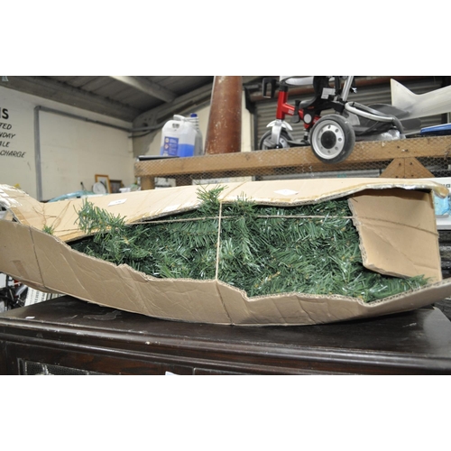 176 - BOXED 5FT CHRISTMAS TREE