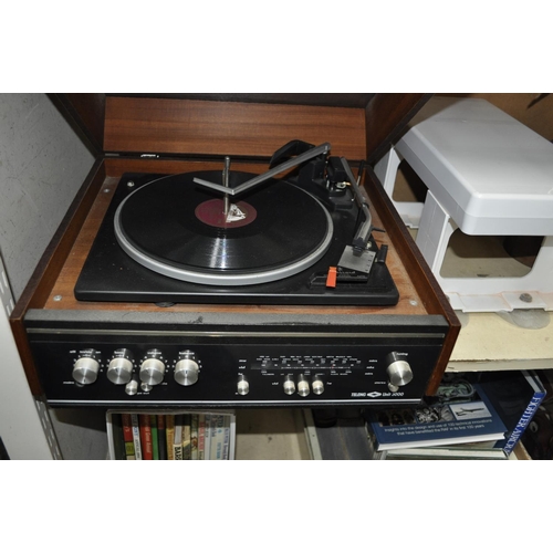 195 - TELENG UNIT 3000 RECORD PLAYER