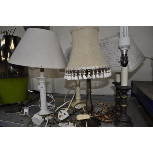 226 - 5 X ASSORTED TABLE LAMPS