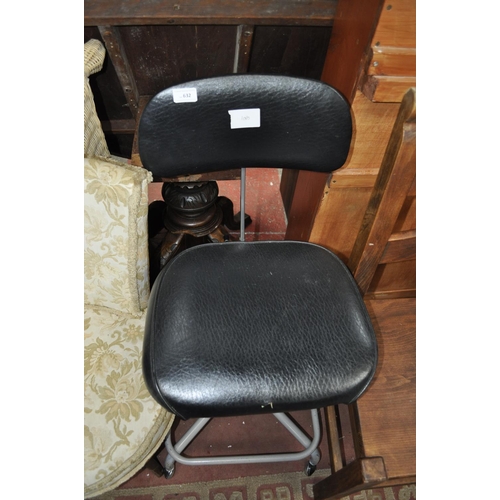 632 - BLACK FAUX LEATHER OFFICE CHAIR