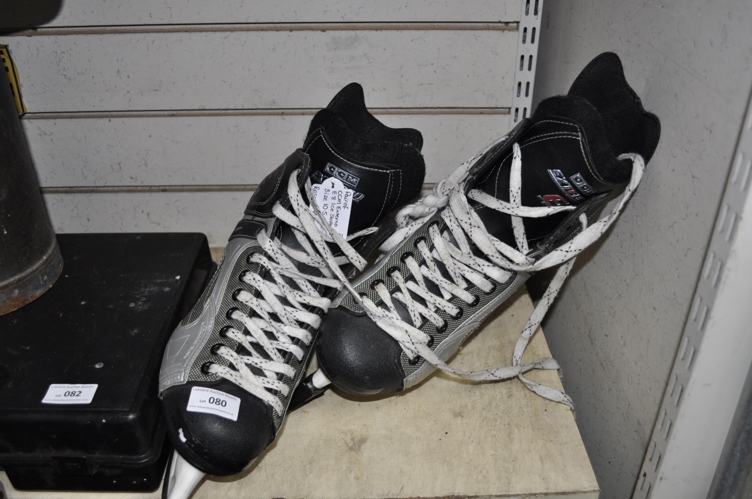 PAIR OF CCM EXTREMO E8 ICE SKATES SIZE 10.5