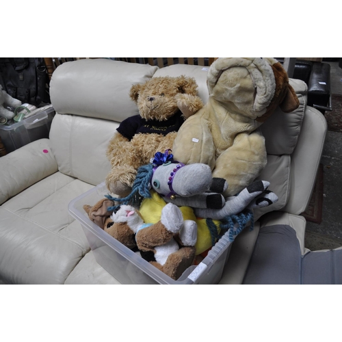 292 - BOX OF CUDDLY TOYS